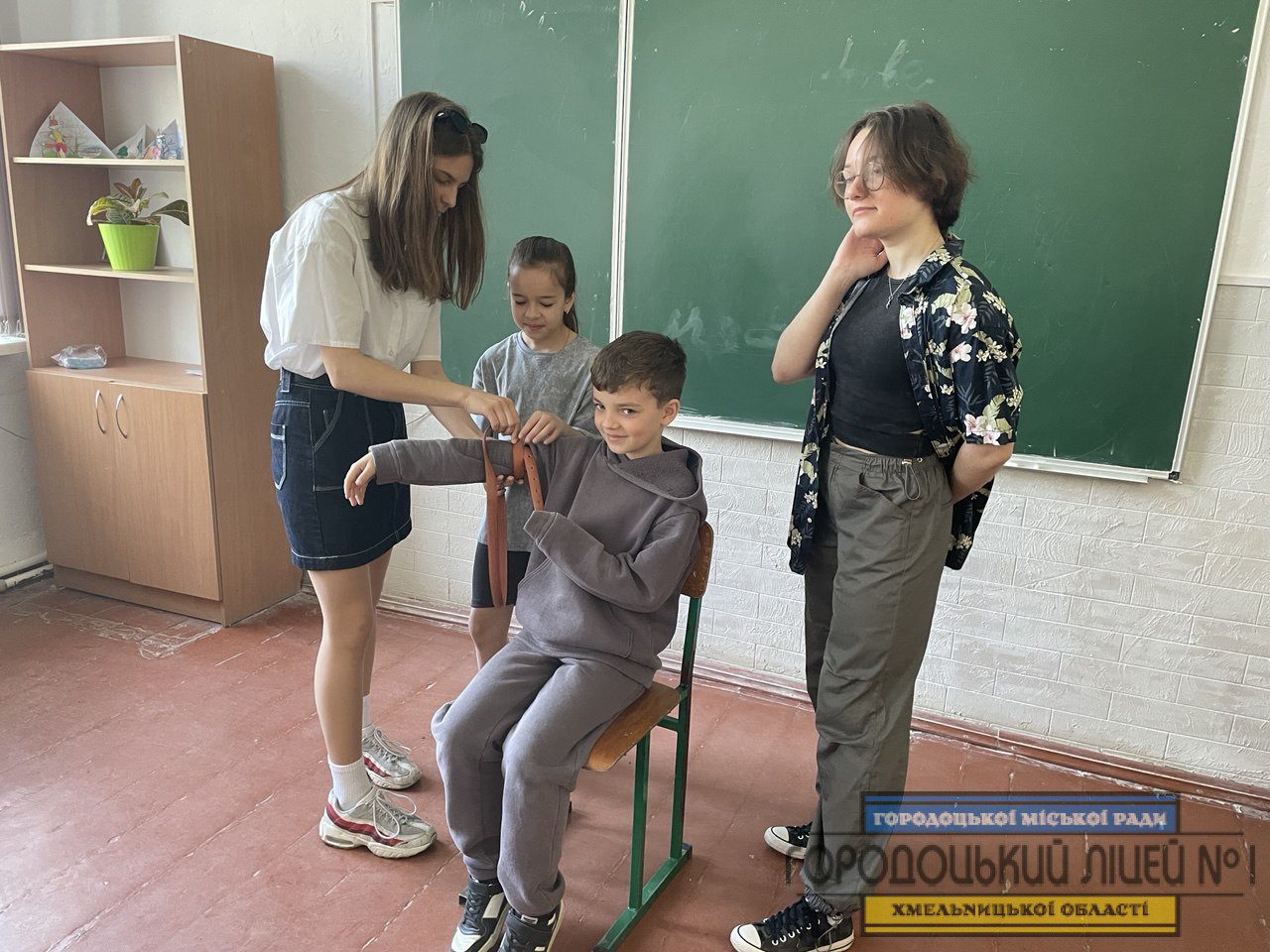 Квіз до Дня цивільного захисту у 5-Б класі photo 5213371844260917202 y - Квіз до Дня цивільного захисту у 5-Б класі