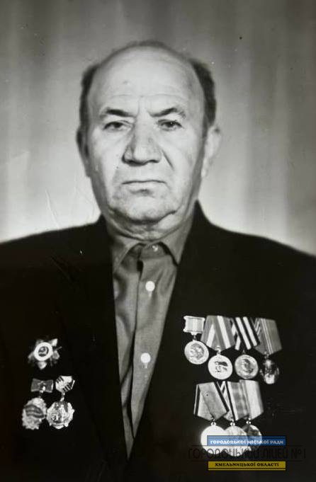 Класна година « Розкажи про свого діда» photo 5246879435347587727 y - Класна година « Розкажи про свого діда»