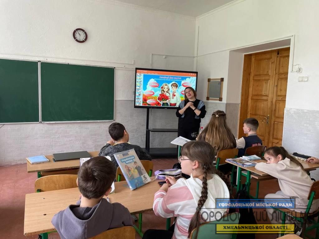 photo 5251437477980400831 y - Тільки пам'ять не сивіє