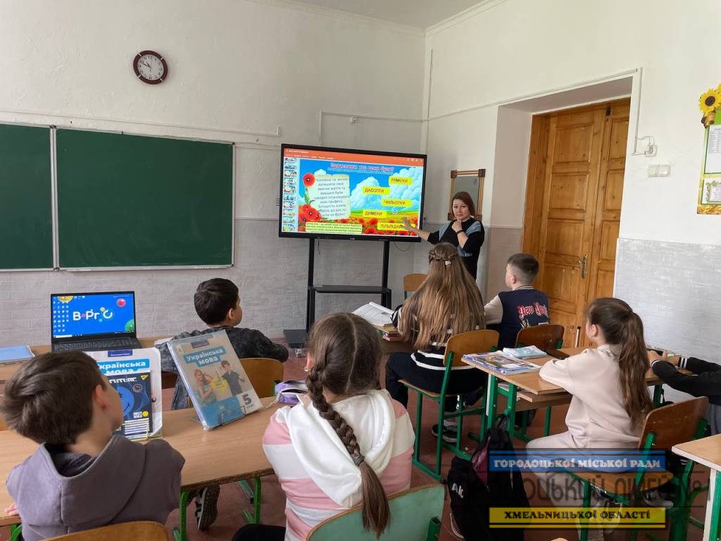 photo 5251437477980400832 y - Тільки пам'ять не сивіє